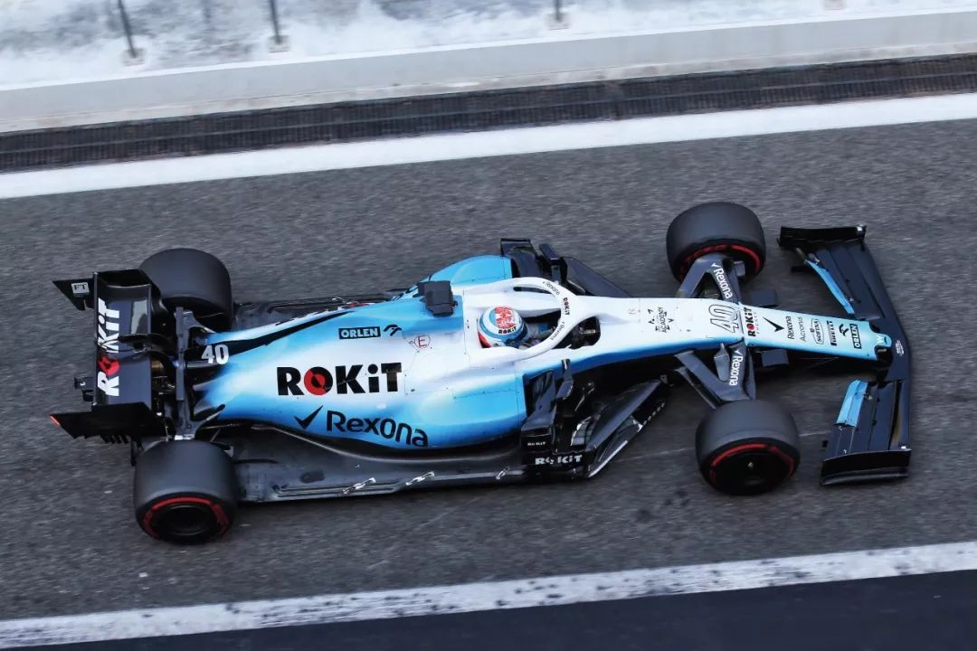 爱游戏2026-雷诺车队碾压索伯车队，塞恩斯刷新纪录